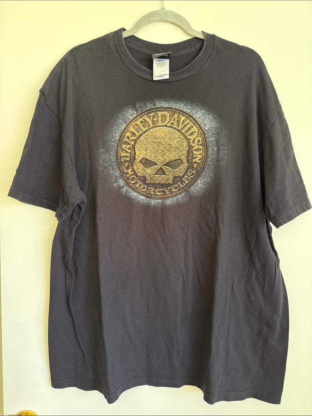 Harley-Davidson Black Short-Sleeve Tee with Gold Skull Emblem